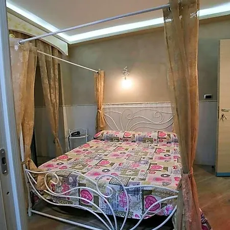 Oda ve Kahvaltı Enea Napoli