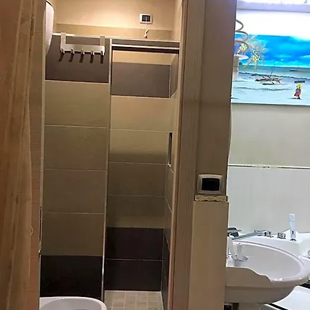 住宿加早餐酒店 伊尼亚膳食公寓酒店 3*