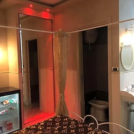 伊尼亚膳食公寓酒店 住宿加早餐酒店 3*