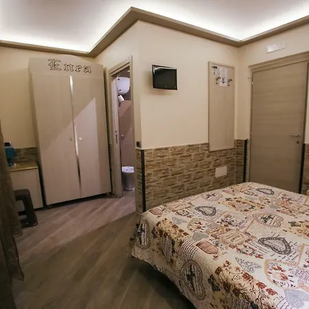 Enea 2* Naples